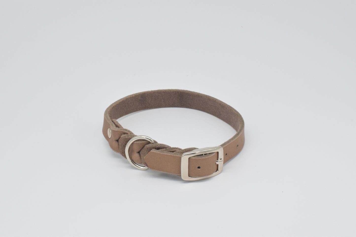 Individuelles Hundehalsband aus Fettleder