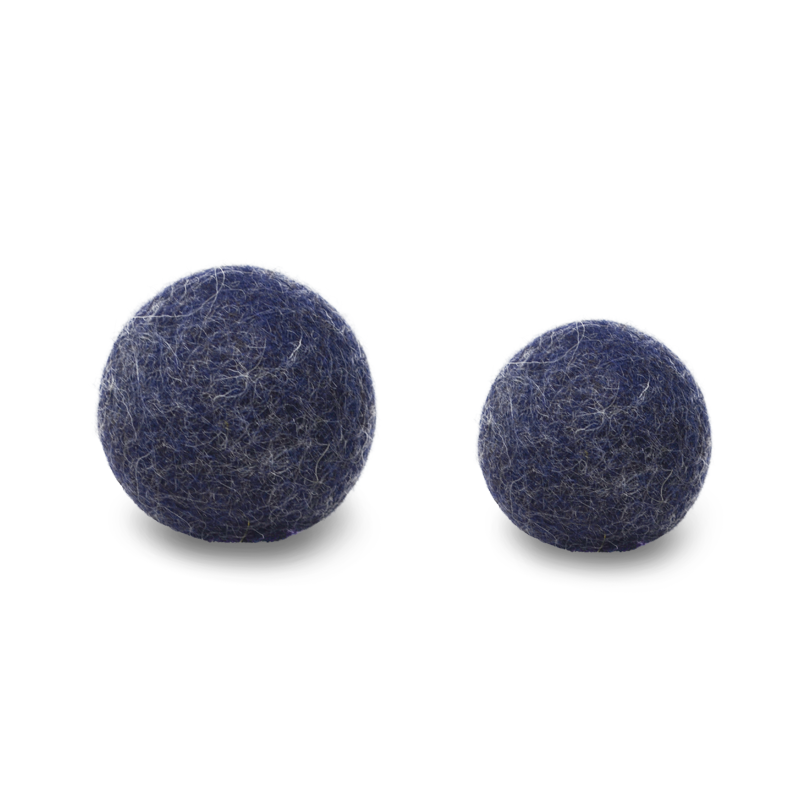 Lill's Wollball in Nightblue. Bio-Wollfilz aus Deutschland.